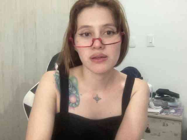 RevySadashiTrue webcam