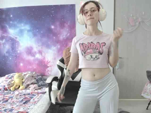 RevySadashiTrue webcam