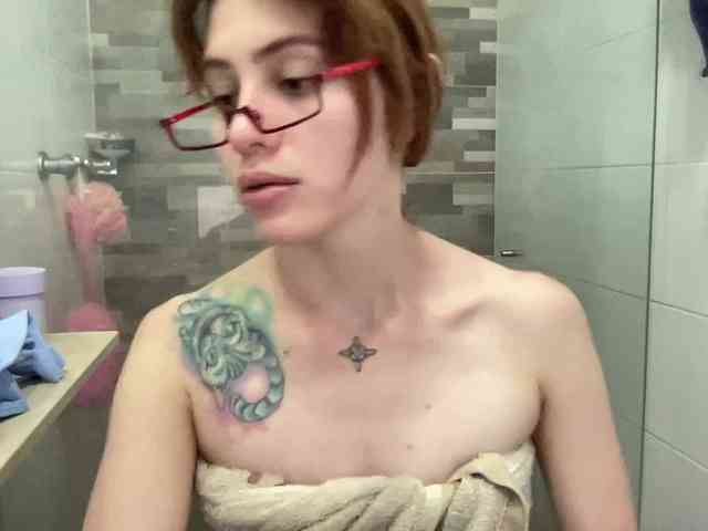 RevySadashiTrue webcam