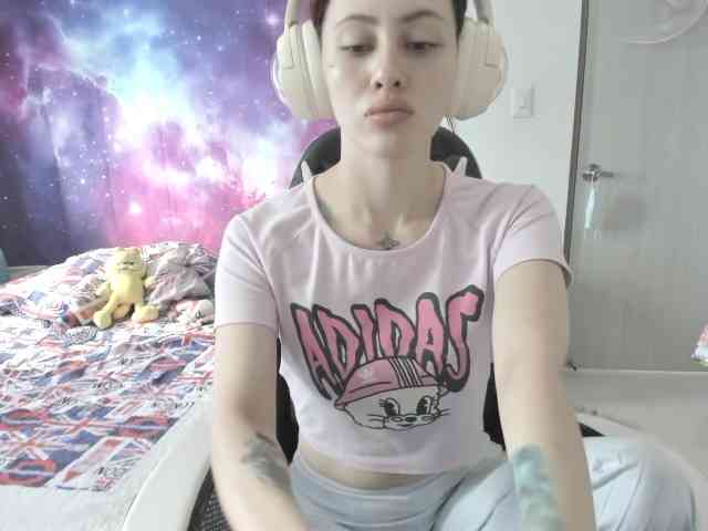 RevySadashiTrue webcam
