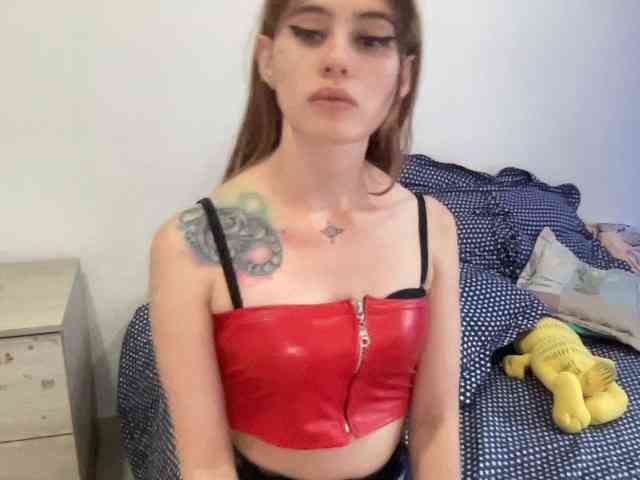 RevySadashiTrue webcam