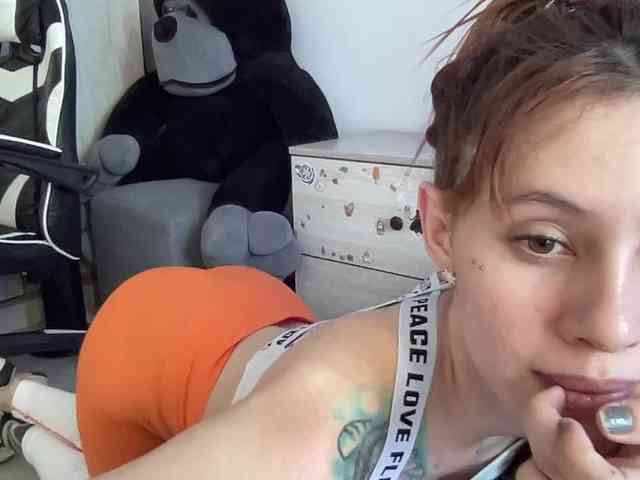 RevySadashiTrue webcam