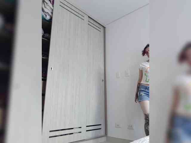 RevySadashiTrue webcam