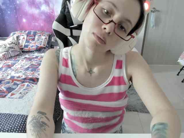 RevySadashiTrue webcam