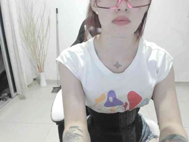 RevySadashiTrue webcam