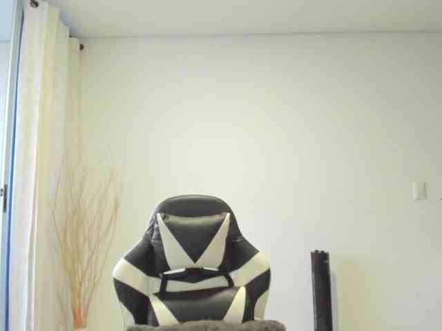 RevySadashiTrue webcam
