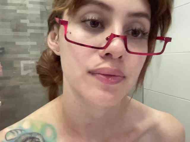 RevySadashiTrue webcam