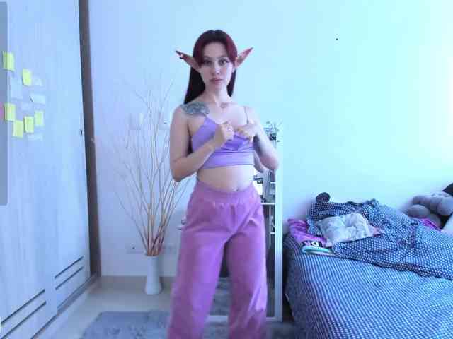 RevySadashiTrue webcam