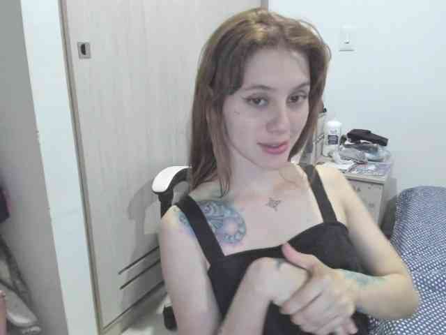 RevySadashiTrue webcam