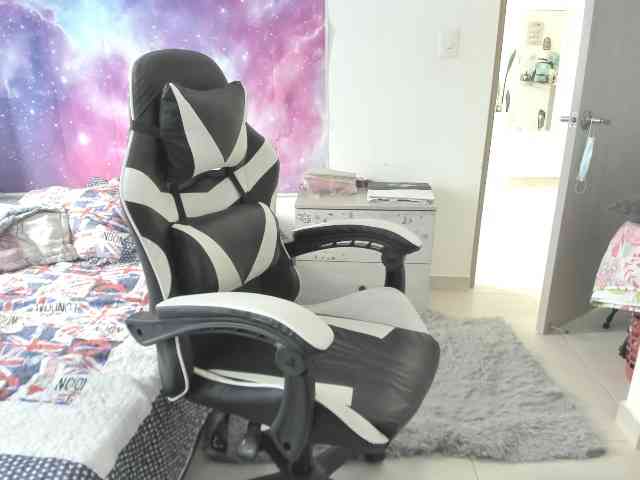 RevySadashiTrue webcam