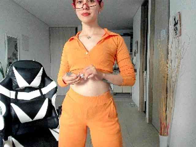 RevySadashiTrue webcam