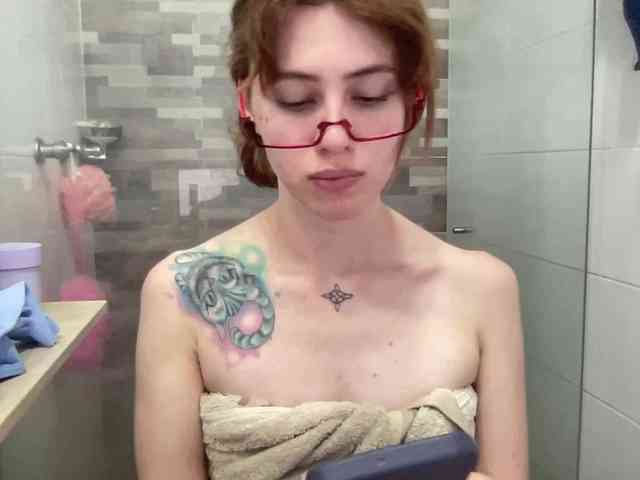 RevySadashiTrue webcam