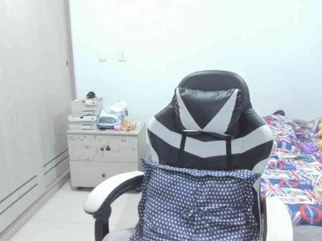 RevySadashiTrue webcam