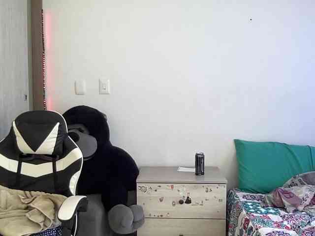 RevySadashiTrue webcam