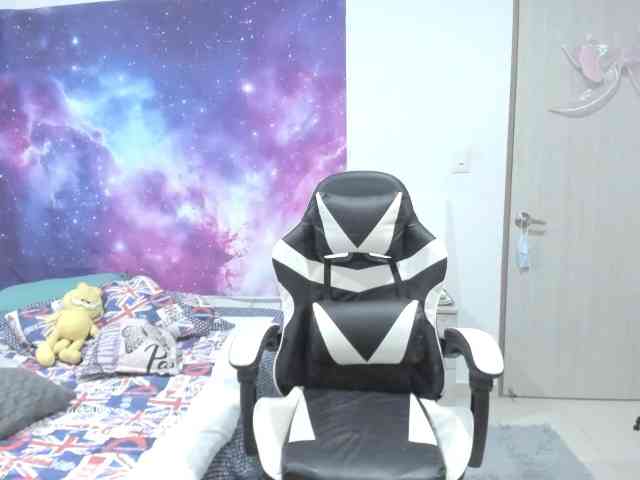 RevySadashiTrue webcam