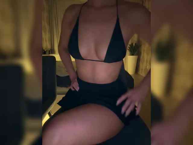 Two-loves1 Live Webcam on {site_name}