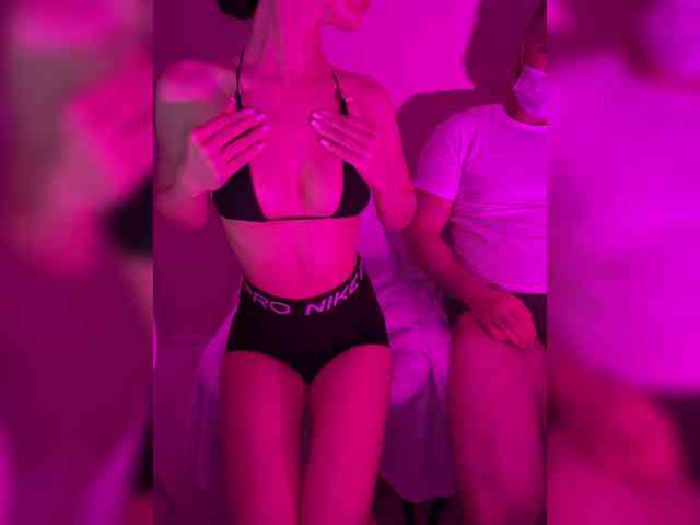 Two-loves1 webcam