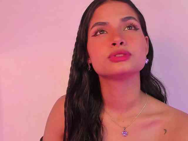 Amethysviolet Live Webcam on BongaCams