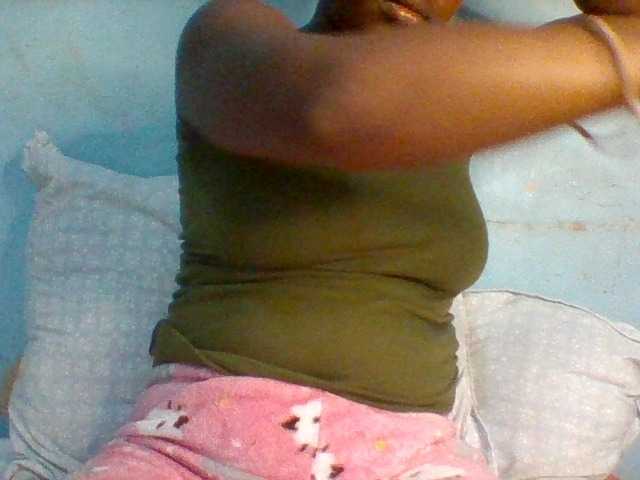 Njeee76 webcam bongacams model stream image