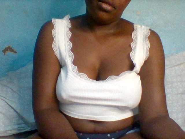 Njeee76 webcam bongacams model stream image