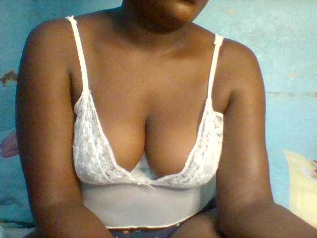 Njeee76 webcam bongacams model stream image