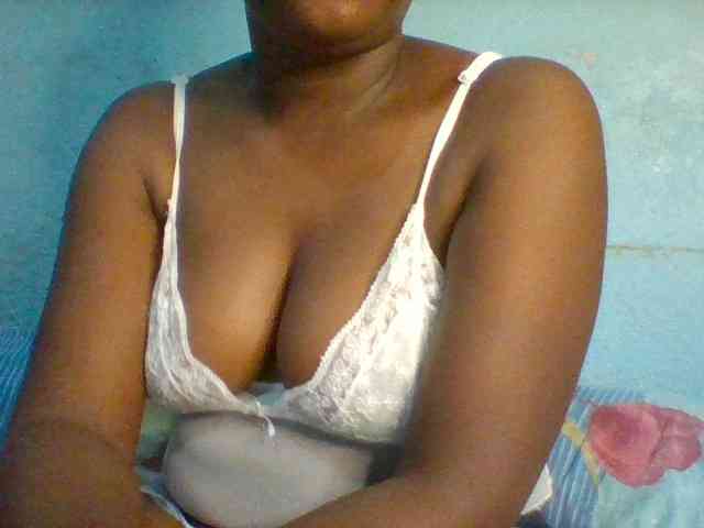 Njeee76 webcam