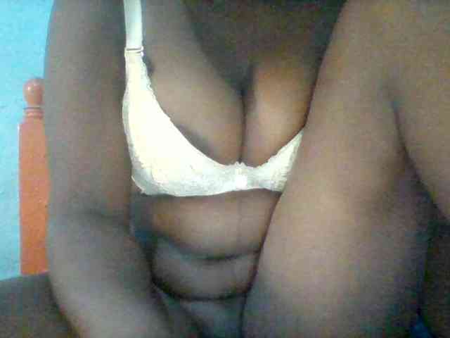 Njeee76 webcam