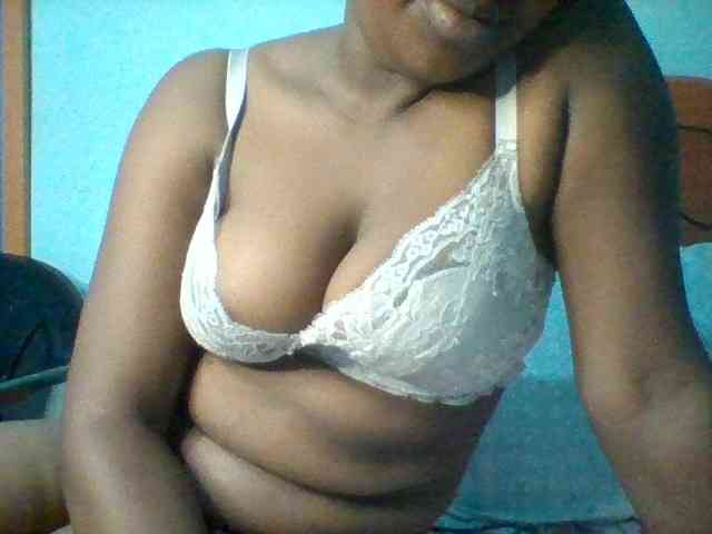 Njeee76 webcam