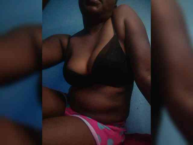 Njeee76 webcam