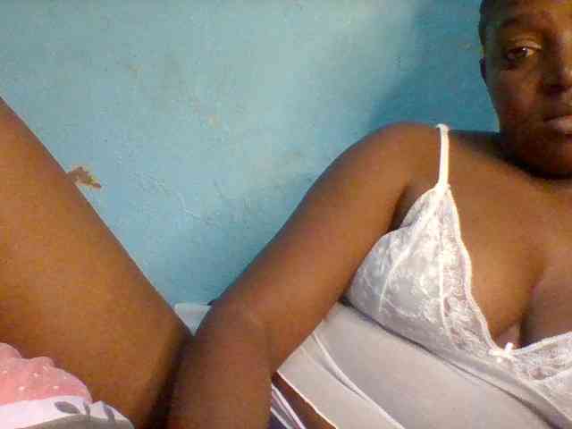 Njeee76 webcam