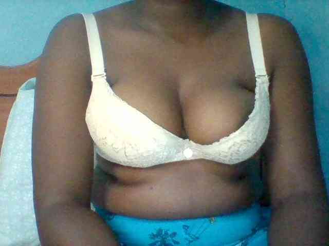 Njeee76 webcam