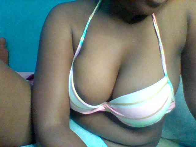 Njeee76 webcam