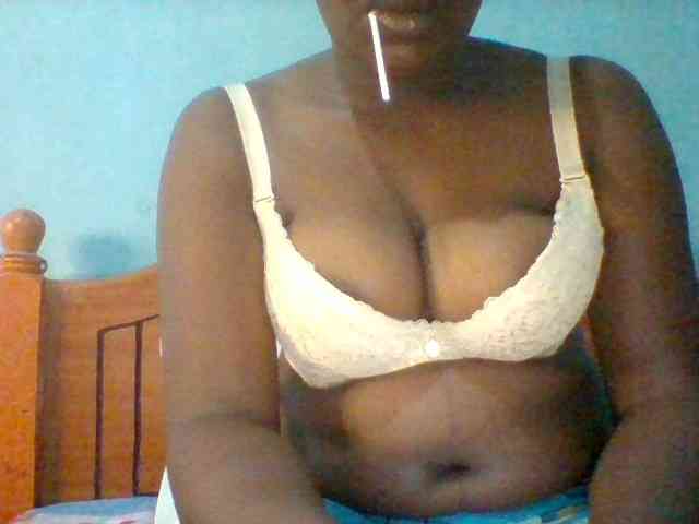 Njeee76 webcam