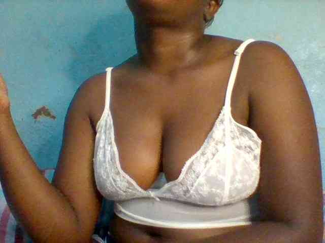 Njeee76 webcam
