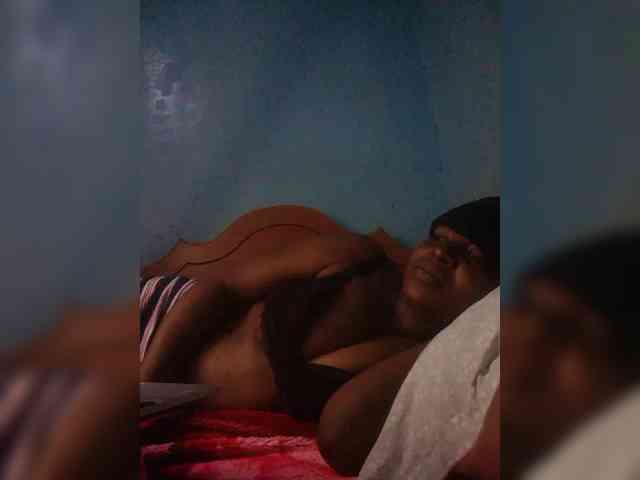 Njeee76 webcam
