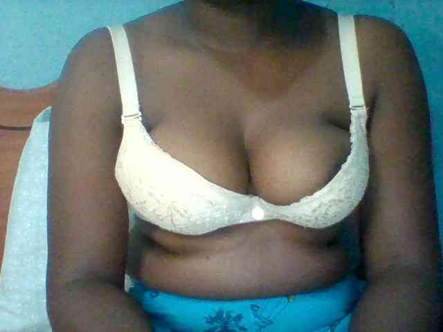 Njeee76 webcam