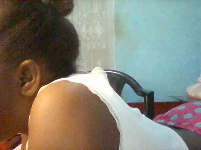 Njeee76 webcam