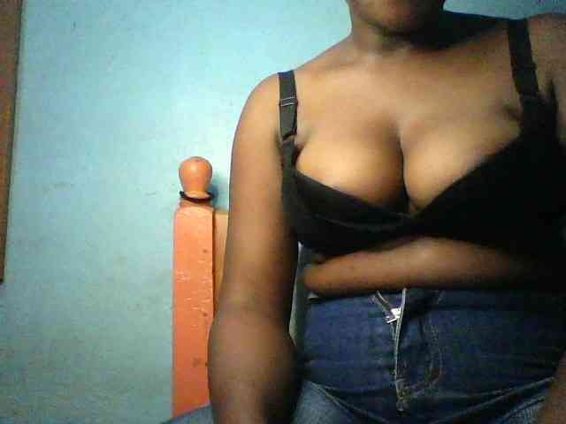 Njeee76 webcam