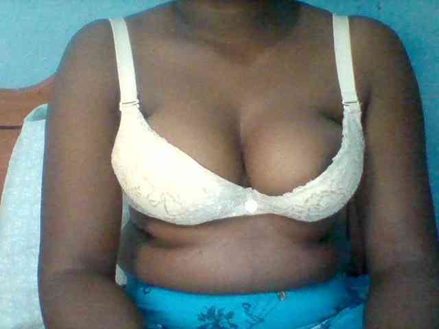 Njeee76 webcam