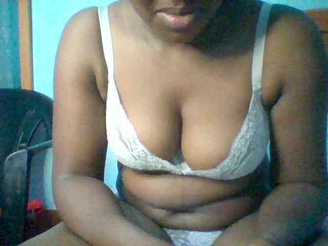 Njeee76 webcam