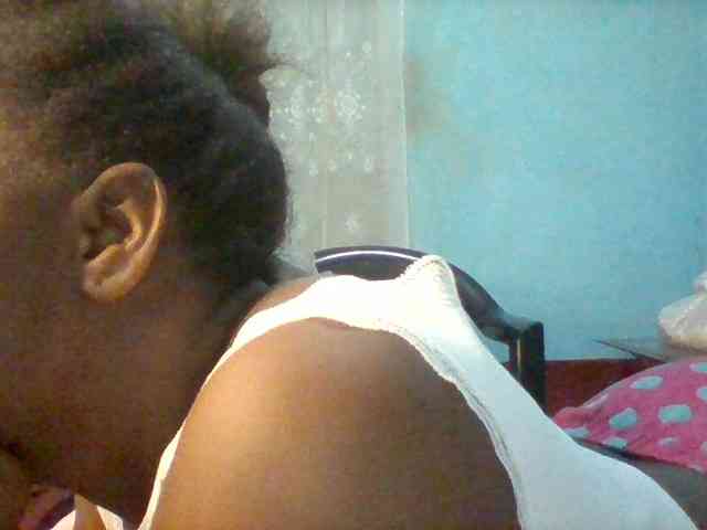 Njeee76 webcam