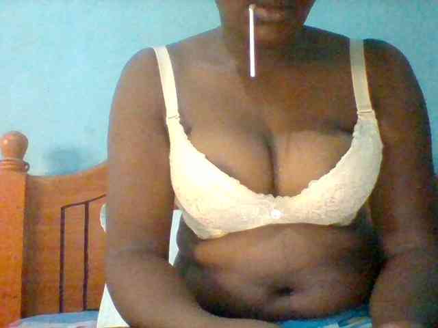 Njeee76 webcam