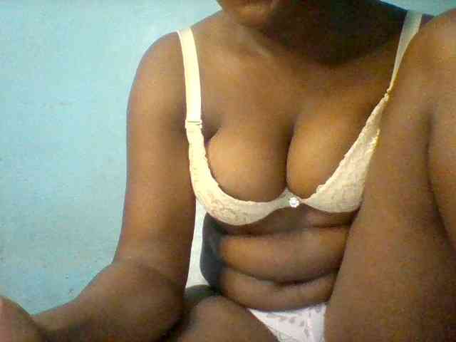 Njeee76 webcam