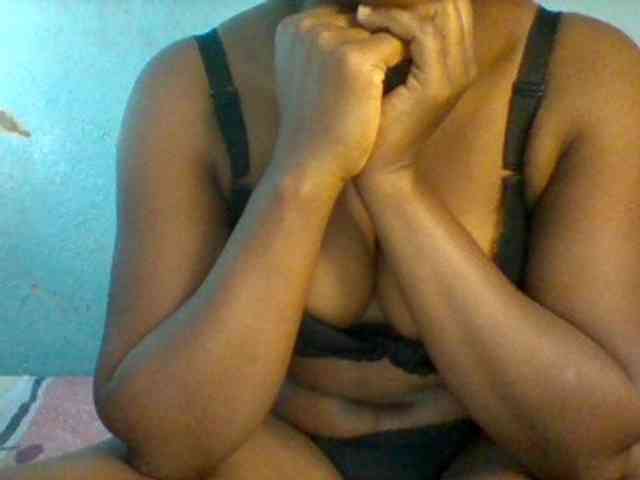 Njeee76 webcam