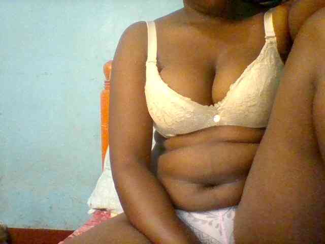 Njeee76 webcam