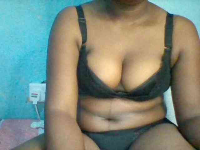 Njeee76 webcam