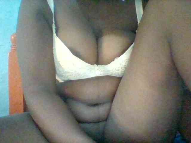 Njeee76 webcam