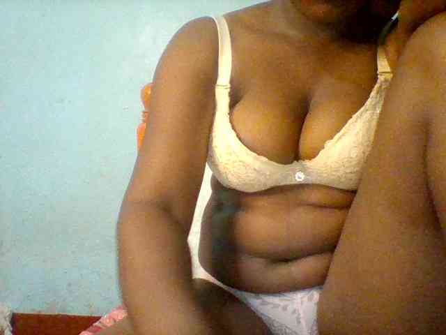 Njeee76 webcam