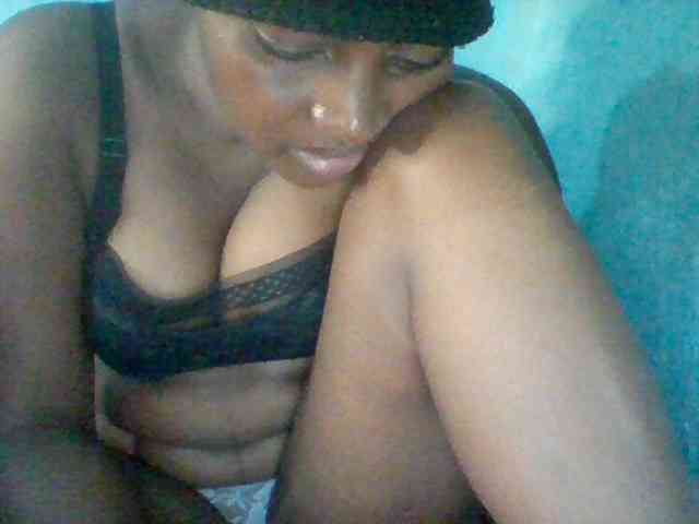 Njeee76 webcam