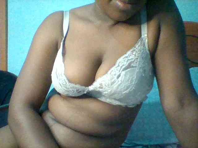 Njeee76 webcam